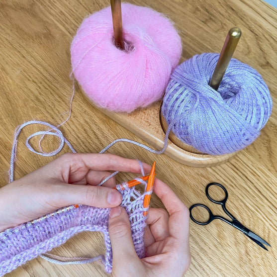 

Portahilos Dúo de Madera - Hobbii
7