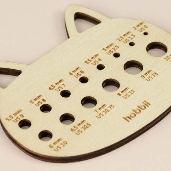 

Medidor de agujas de tejer - Gato - Hobbii
2