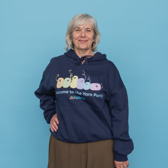 

Party Hoodie - Yarniis (Edición Limitada) - Hobbii
6