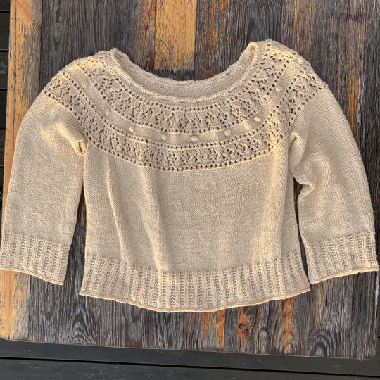 Diamond Eyelets - Blusa