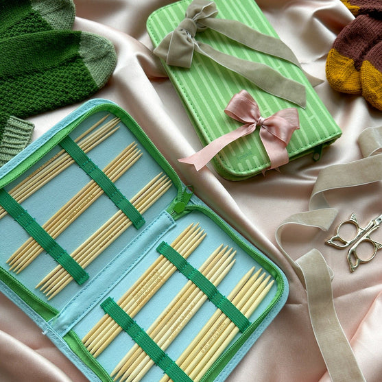 

Conjunto de Agujas de Bambú para Calcetines - 15 cm - Hobbii
8