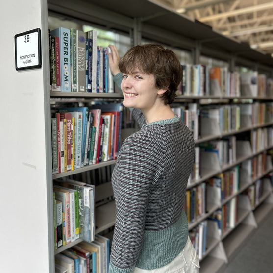 

Bookends - Cárdigan
3