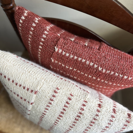 

Cedar Stitch - Cojín
5