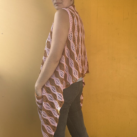 

Rosana - Chal con bolsillos
4