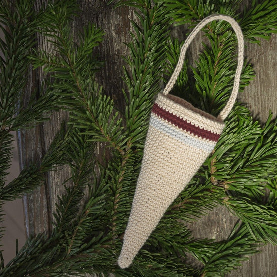 

Conos de Navidad - Adornos navideños
7