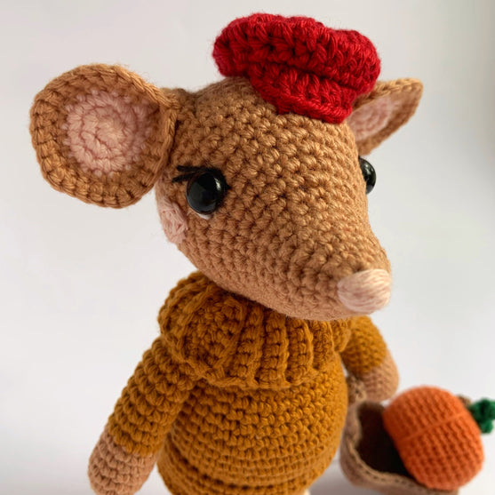 

Ratoncita Maple
5