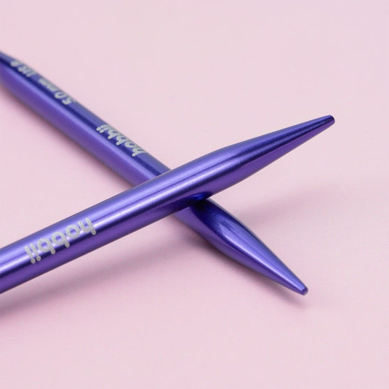 

Juego de agujas circulares intercambiables Stellar Essential Cortas - Amethyst - Hobbii
6