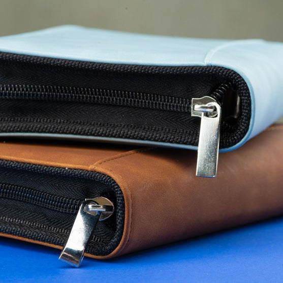 

Organizador de PU con bolsillos con cremallera - Hobbii
7