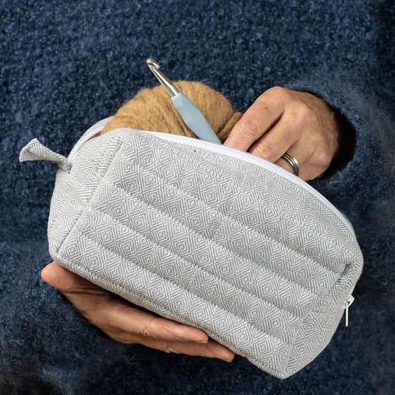 

Bolsa de Proyecto Acolchada – Alargada – Mediana - Hobbii
3