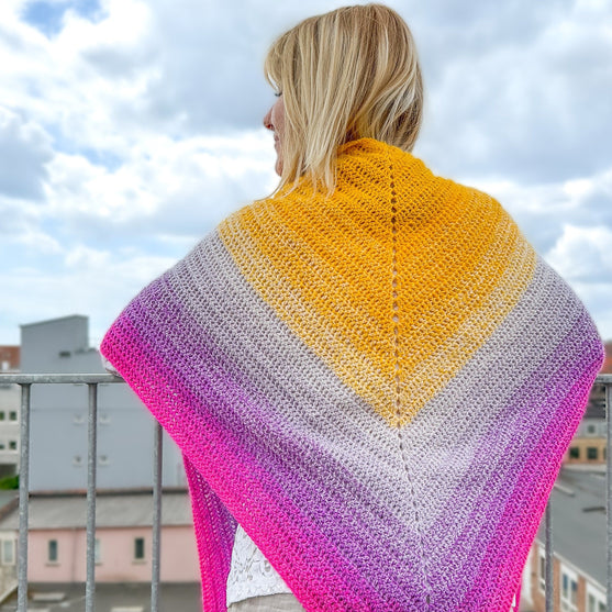 

Simple Lines Alpaca - Chal
1