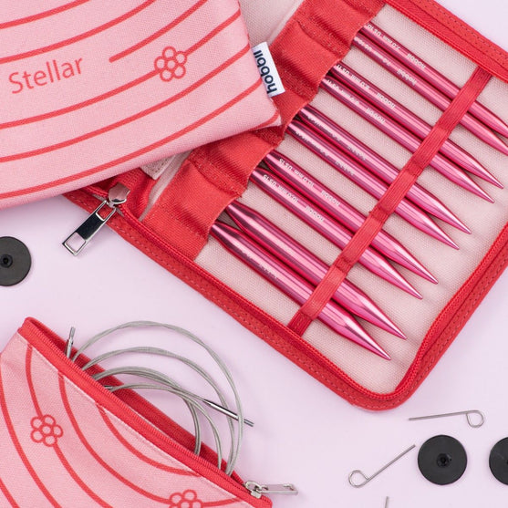 

Juego de agujas circulares intercambiables Stellar Deluxe - Coral - Hobbii
2