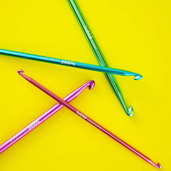 

Set de Ganchillos Tunecinos Dobles de Aluminio - 14 cm - Hobbii
8